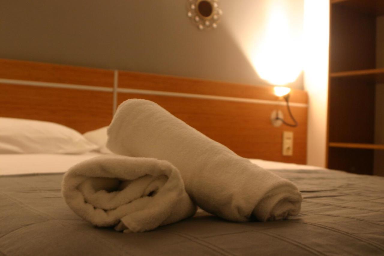Helios Hotel Poitiers Bagian luar foto