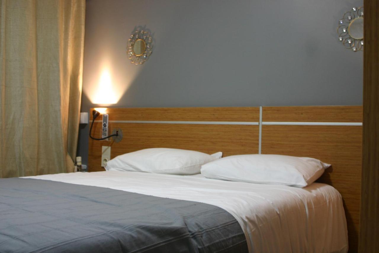 Helios Hotel Poitiers Bagian luar foto